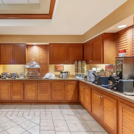 Best Western Plus Kendall Hotel & Suites-3